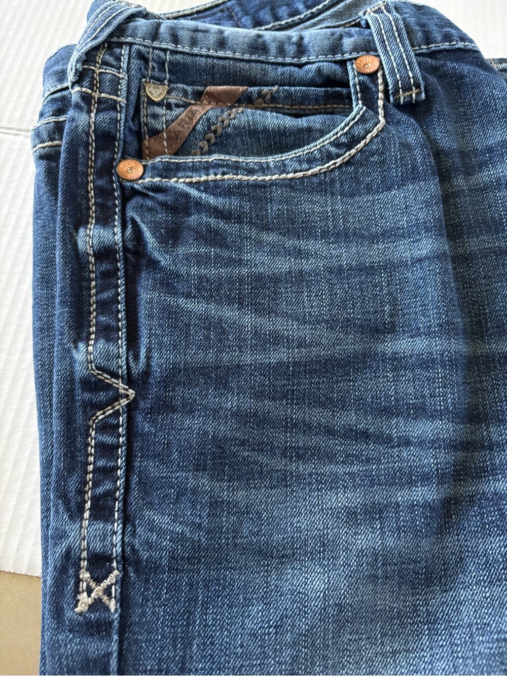 Ariat Men’s Indigo Washed Slim Straight Jeans - Picture 8 of 12